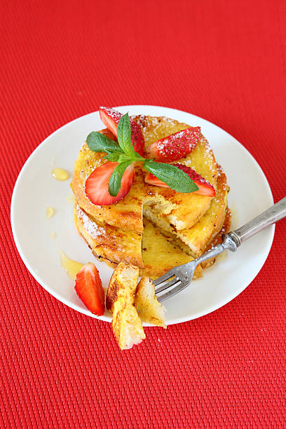 istock Toast with strawberries and basil 526068981