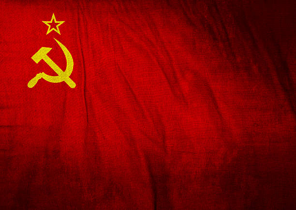 bandeira da união soviética - flag russian flag russia dirty - fotografias e filmes do acervo