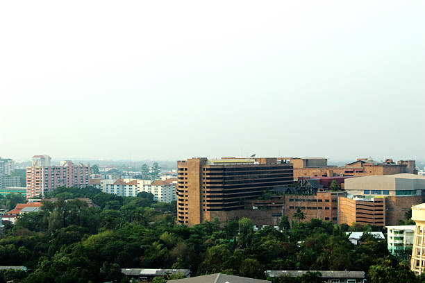 istock large building in city 526125954
