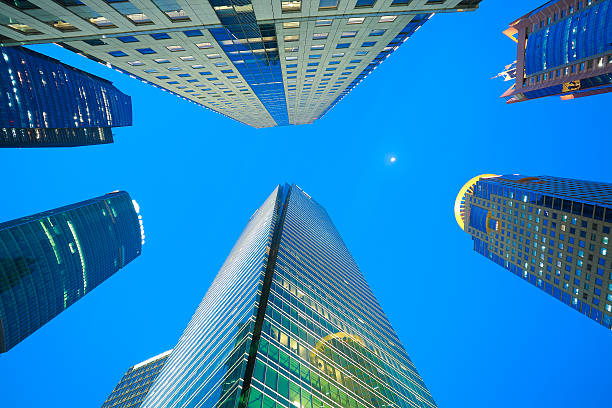 올려다 쉐산 현대적인 도시 건물 배경 - architectur 뉴스 사진 이미지