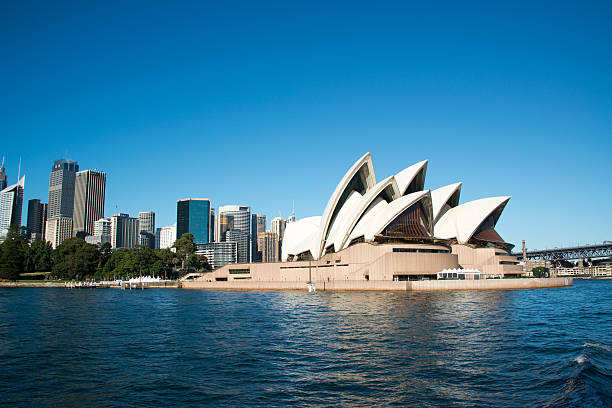 ópera de sydney, austrália em circular quay - sydney opera house sydney australia australia opera house imagens e fotografias de stock