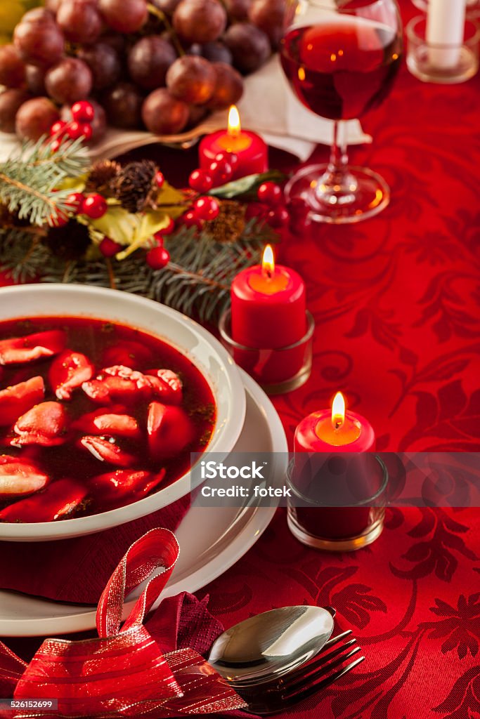 Carne borsch rojo de Navidad con bolas de masa de llenado - Foto de stock de Alimento libre de derechos