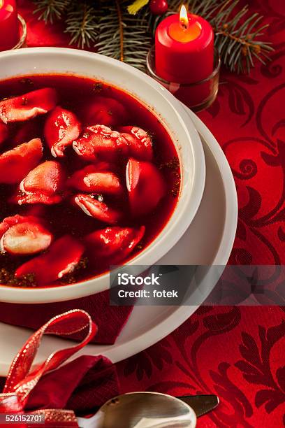 Carne Borsch Rojo De Navidad Con Bolas De Masa De Llenado Foto de stock y más banco de imágenes de Alimento