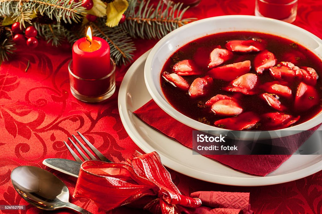 Carne borsch rojo de Navidad con bolas de masa de llenado - Foto de stock de Alimento libre de derechos