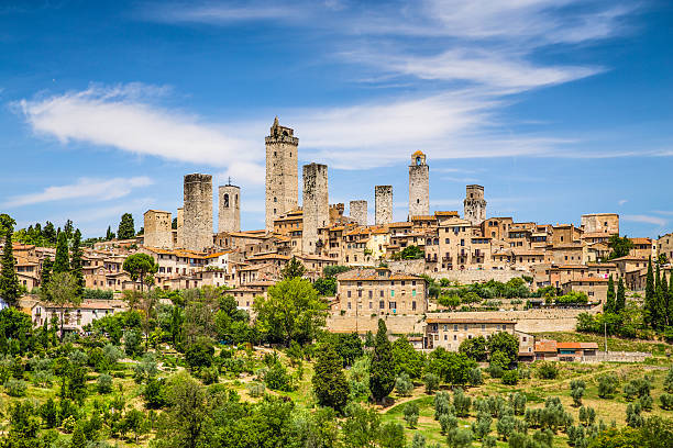 ciudad medieval de san gimignano toscana, italia, - san gimignano fotografías e imágenes de stock