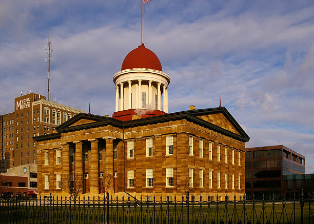 istock Old Capitol of Illinois 526179967