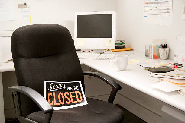 Office Desk Chair With Closed Sign Office Desk Chair With Closed Sign after work stock pictures, royalty-free photos & images