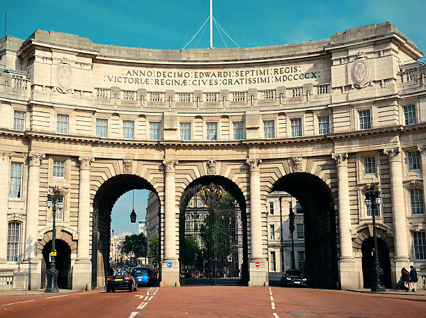 istock Admiralty Arch London 526182391