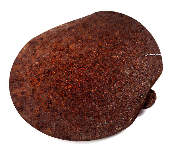 istock Old rusty cap of tincan 526197505