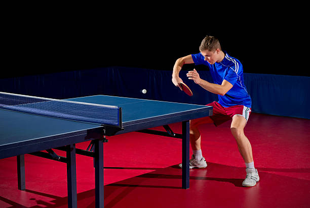 jogador de tênis de mesa (isolado ver) - tennis indoors sport leisure games - fotografias e filmes do acervo