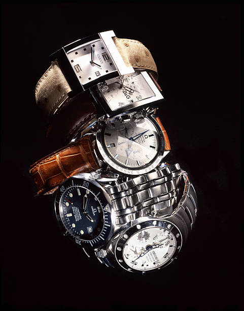 グッチ、omega 、サンプル、セイコ、ドルチェガッバーナラグジュアリー wristwatches & - swatch ストックフォトと画像