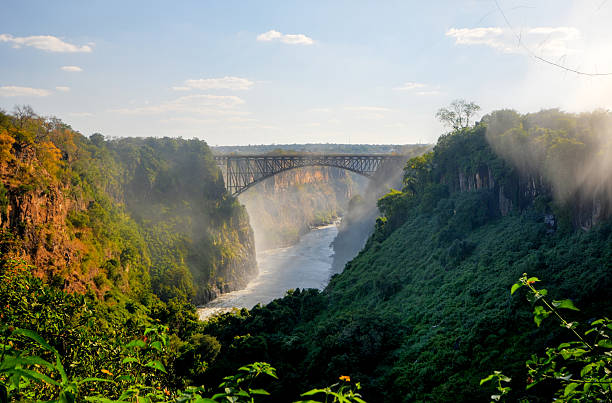 chutes victoria - victoria falls waterfall zimbabwe zambia photos et images de collection