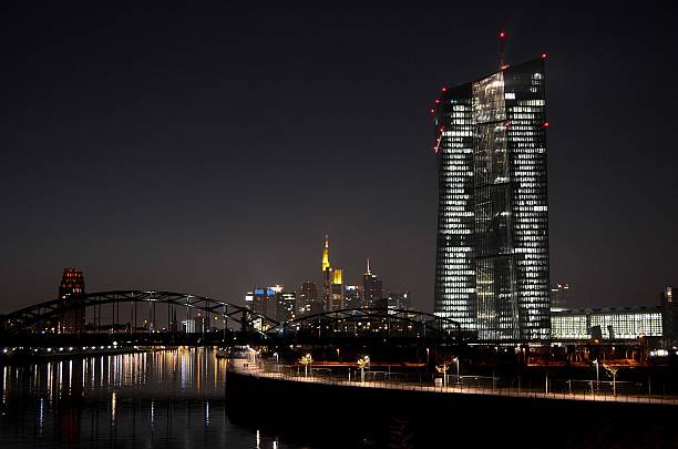 frankfurt panoramę i europejski bank centralny-noc - frankfurt contemporary architecture beauty zdjęcia i obrazy z banku zdjęć