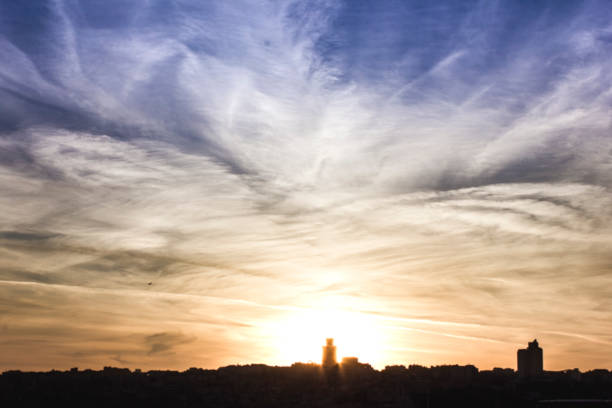 istock Silhouette of Istanbul on sunset. 526283592