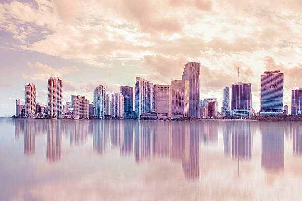 miami, florida - pink buildings stock-fotos und bilder