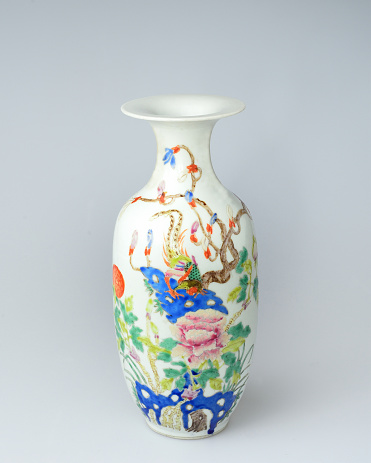 China's antique vase, the chin dynasty about 100 years ago in qing dynasty