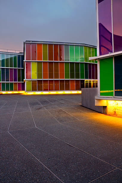 Color reflections in Intesa Sanpaolo