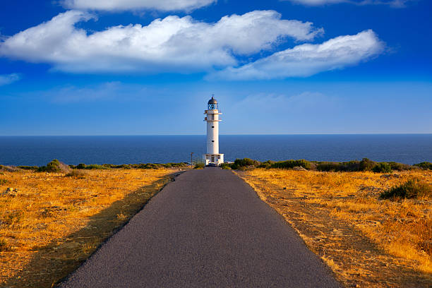 leuchtturm cape barbaria in formentera balearen - insel formentera stock-fotos und bilder