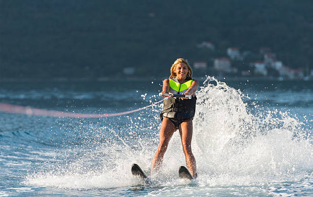 저수시설 스키타기 - water ski 뉴스 사진 이미지