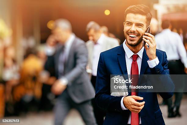 Geschäftsmann Am Telefon Stockfoto und mehr Bilder von Geschäftsleute - Geschäftsleute, Hauptstraße, Telefon