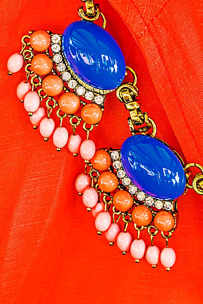 Brooches of gemstones