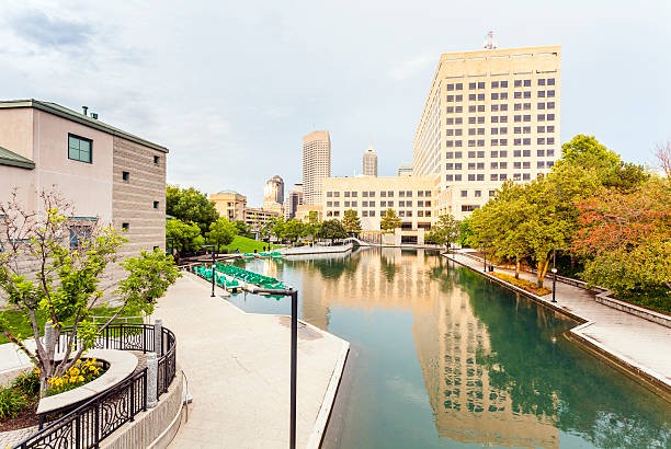 istock Indiana Central Canal, Indianapolis, IN, USA 526535393