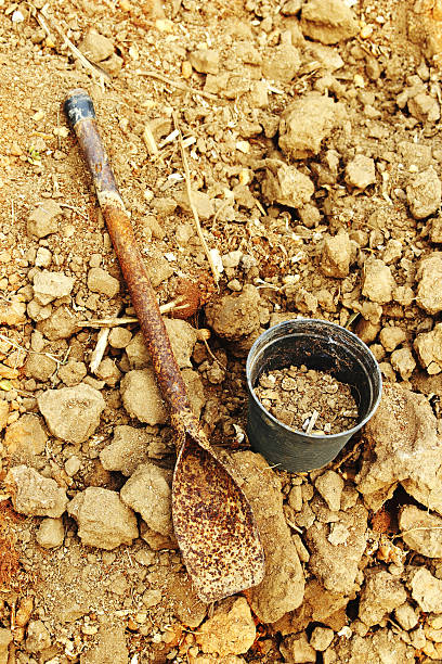 istock old spade and planting pot 526539914