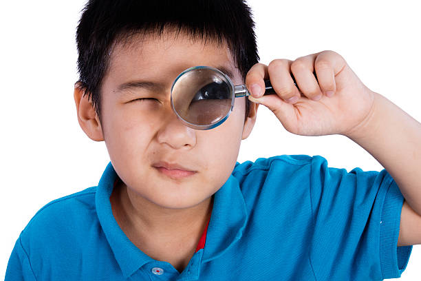 아시아판 중국 남자아이 쥠 돋보기 - low scale magnification magnifying glass glass child 뉴스 사진 이미지