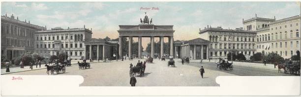 istock Berliner Leben, Pariser Platz around 1900 526548660