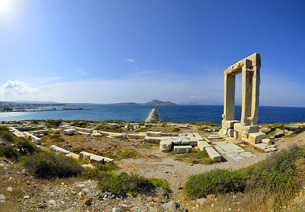 istock Portara-Naxos, Greece 526654675
