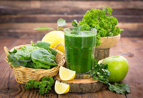 Suco Verde Energizante de Clorofila com Maçã - receita deliciosa profissional - passo 2