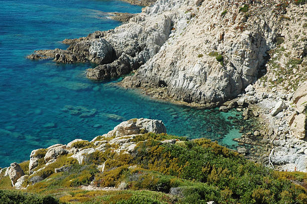 istock Hidden beach in Corsica 526690151