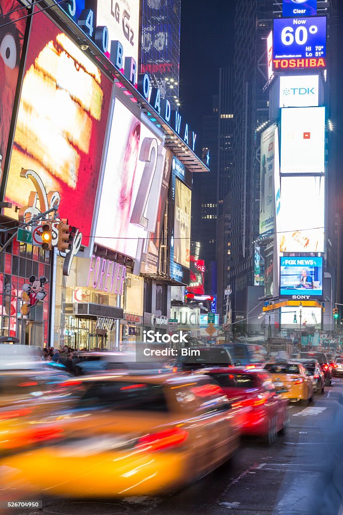marked klasselærer Sequel Taxis On 7th Avenue At Times Square New York City Stock Photo - Download  Image Now - Broadway - Manhattan, Night, Taxi - iStock