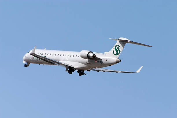 steirische sprirt crj - 700 abheben - crj 700 stock-fotos und bilder