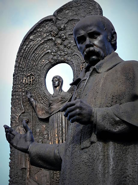 istock Shevchenko monument in the center 526721214