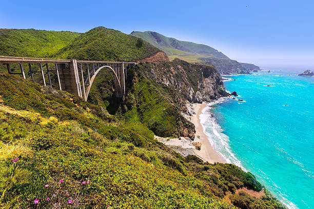 california bixby-brücke in big sur monterey county - california highway 1 stock-fotos und bilder