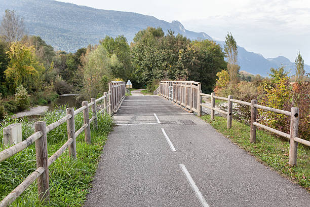 istock Road to the mountains 526765029