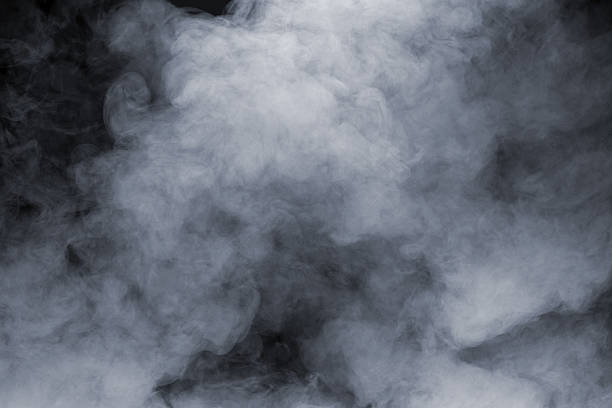 흡연합니다 - dense fog 뉴스 사진 이미지