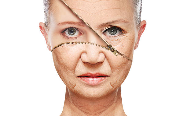 conceito de pele aging. anti-envelhecimento procedimentos, rejuvenation, levantar- se da pele facial - produto antienvelhecimento imagens e fotografias de stock