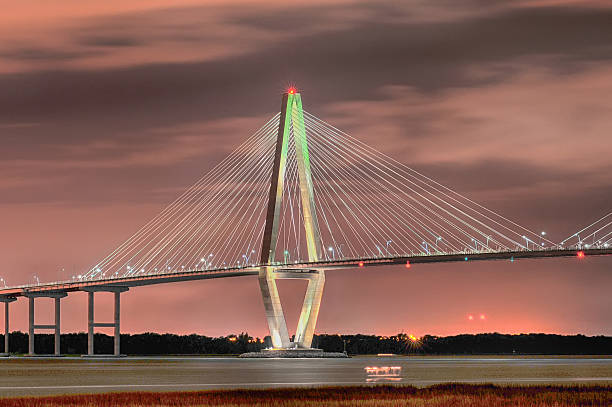 el arthur ravenel jr.  puente que conecta al monte charleston - arthur ravenel fotografías e imágenes de stock