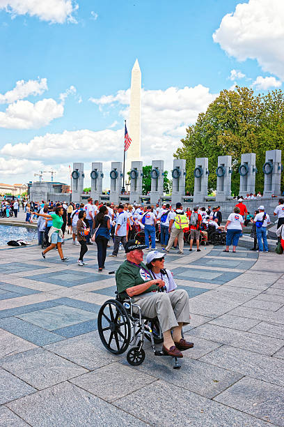 재향 군인 니어 핵심사항 국립 세계 전쟁기념 - veterans memorial plaza 뉴스 사진 이미지