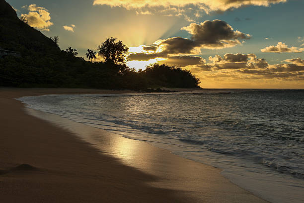 istock Tunnels Beach sunset Kauai 526833602