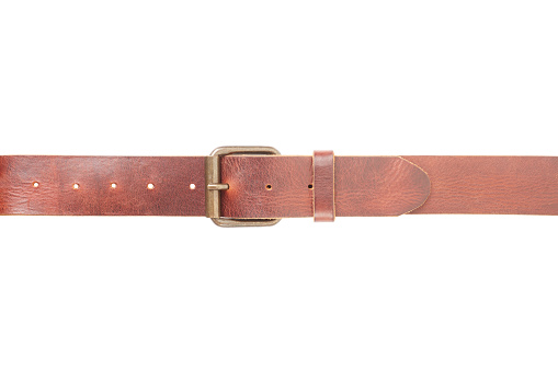 Cinturón de cuero marrón fijado con hebilla photo