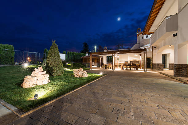 istock Night scene of luxury villa exterior 526835168