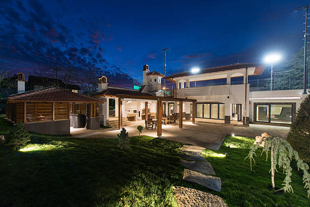 istock Night scene of luxury villa exterior 526835334