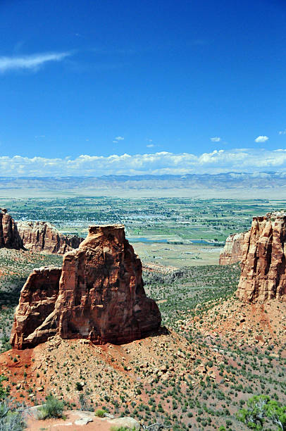 Colorado National Monument Colorado National Monument, CO, USA: Monument Canyon - rock blade / fin and horizon - located outside Fruita, CO -photo by M.Torres fruita colorado stock pictures, royalty-free photos & images