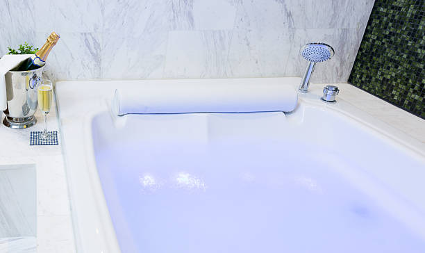 istock Champagne and hot tub Spa 526948867