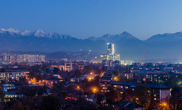 almaty la ciudad - almaty fotografías e imágenes de stock