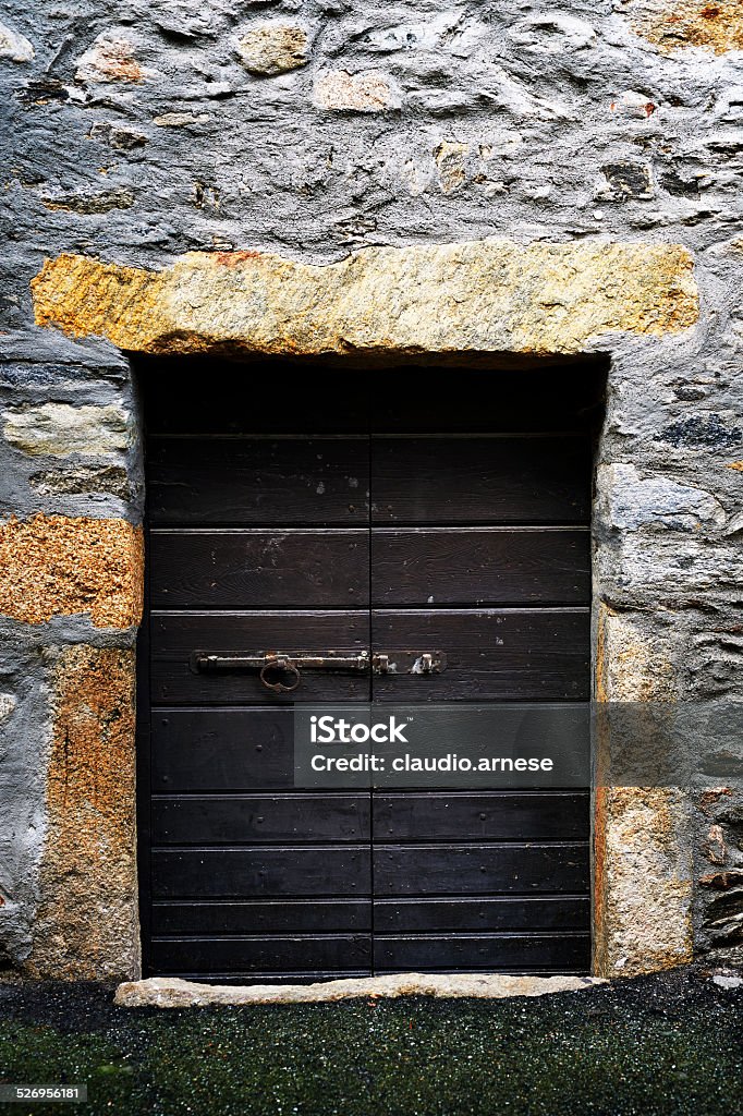 Vecchio porta. Immagine a colori - Foto stock royalty-free di Accessibilità