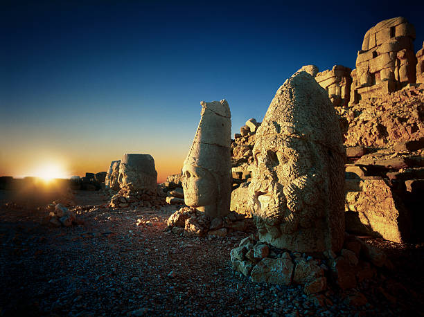 góra nemrut - nemrud dagh mountain turkey history zdjęcia i obrazy z banku zdjęć